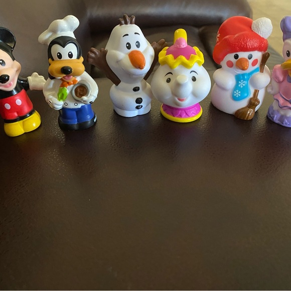6 Fisher Price Disney Snowman Mickey Goofy Olaf Daisy Ms Potts Figurine Toys - Picture 3 of 12